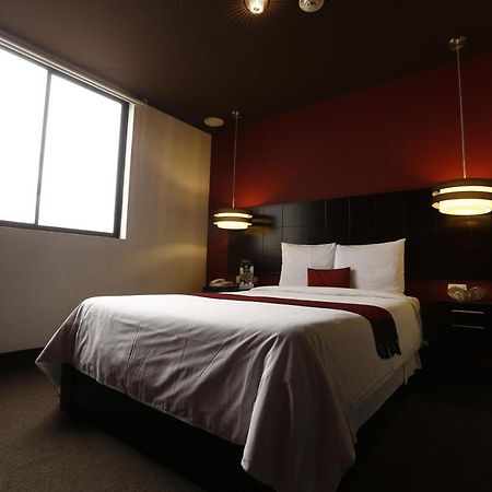Hotel Ginebra Лима Екстериор снимка