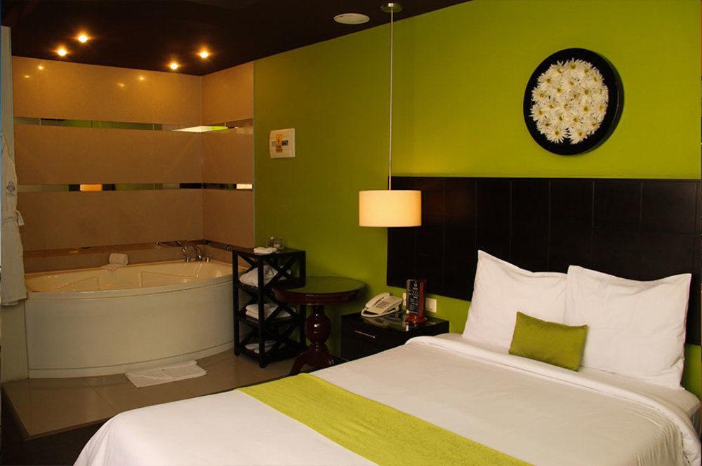 Hotel Ginebra Лима Екстериор снимка