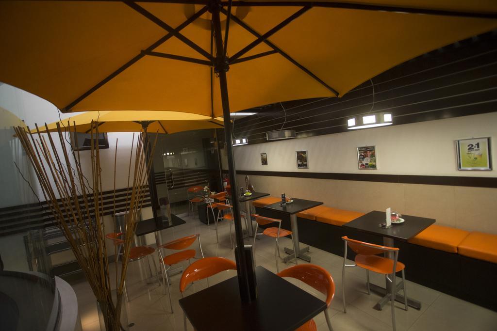 Hotel Ginebra Лима Екстериор снимка