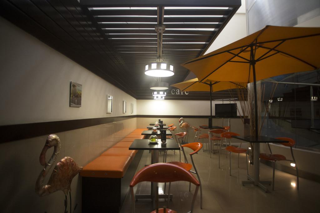 Hotel Ginebra Лима Екстериор снимка