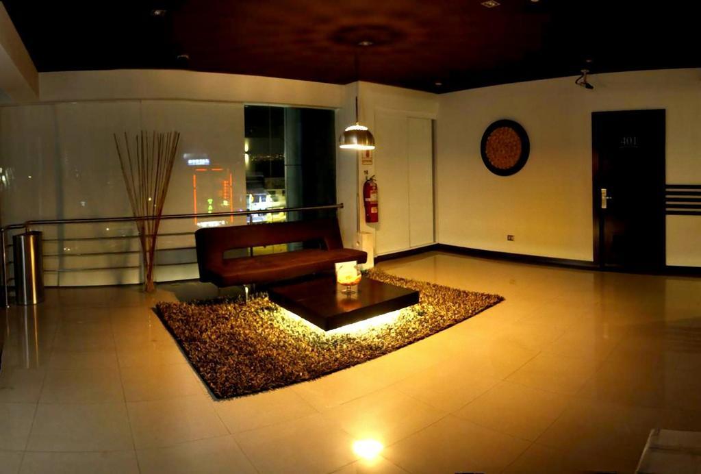 Hotel Ginebra Лима Екстериор снимка