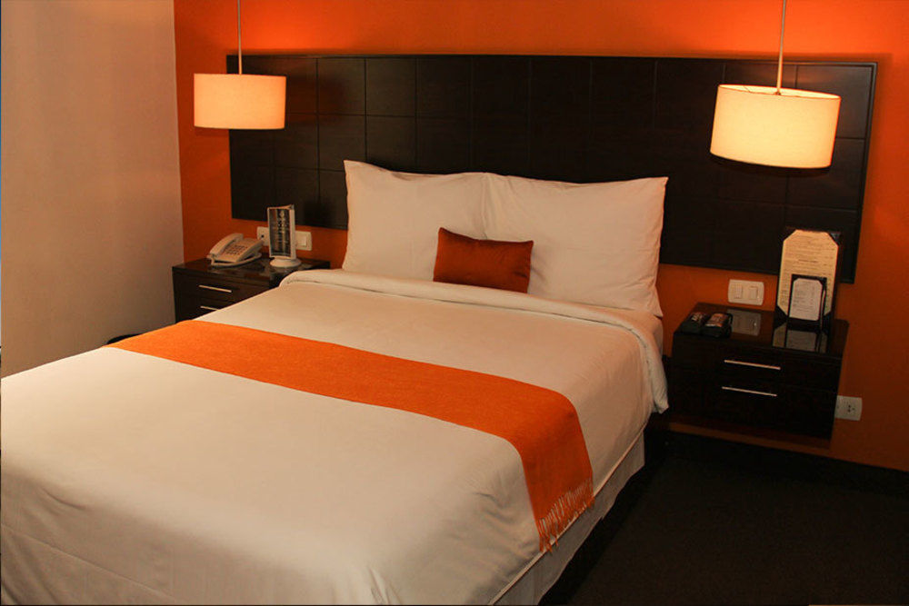 Hotel Ginebra Лима Екстериор снимка