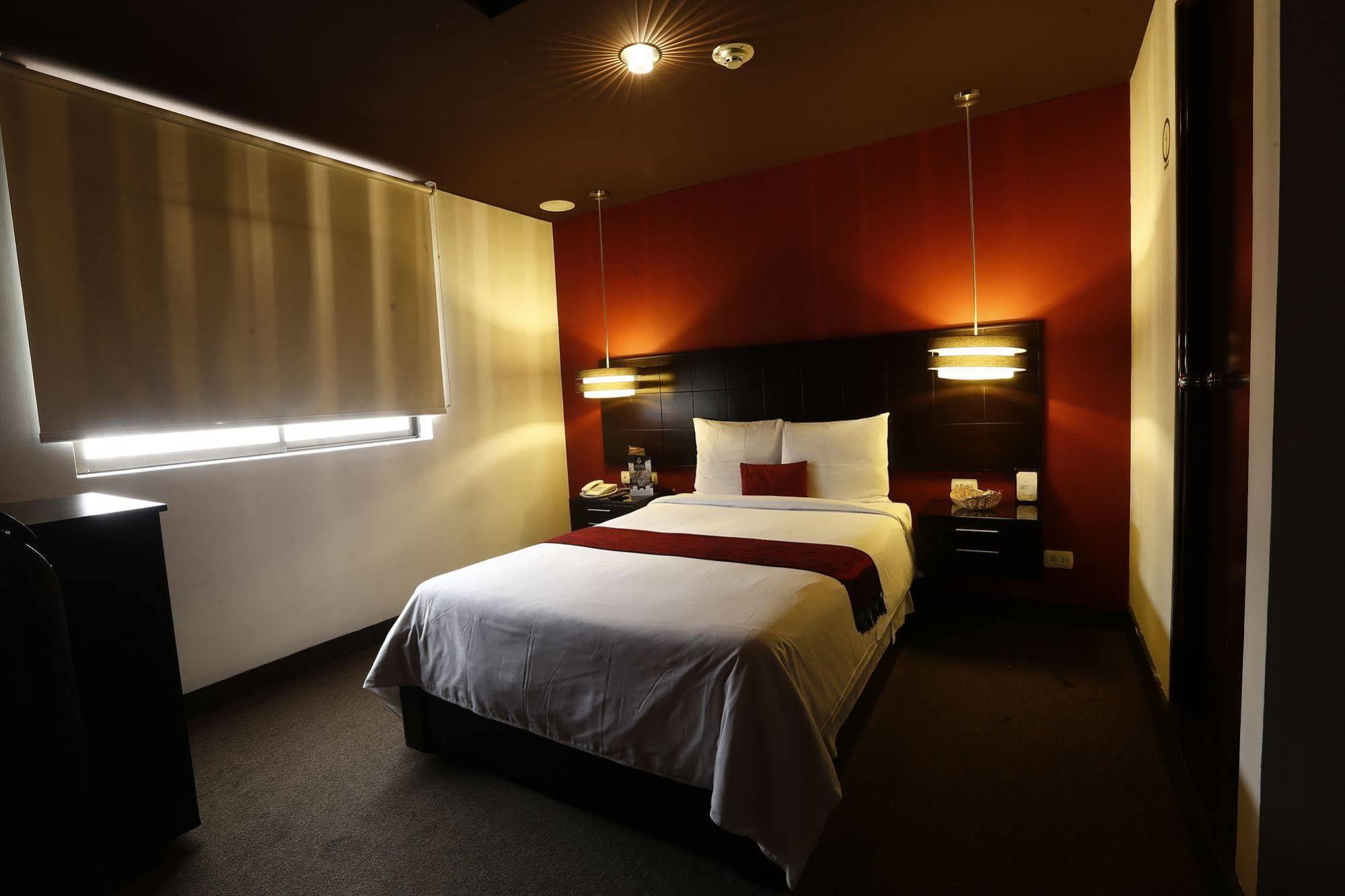 Hotel Ginebra Лима Екстериор снимка